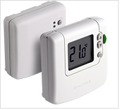 DT92A1004 Комнатный термостат радиочастотный с ЖК дисплеем, ON/OFF кнопка, 5…35°С, 24…230Vac, 8(3)A, SPDT